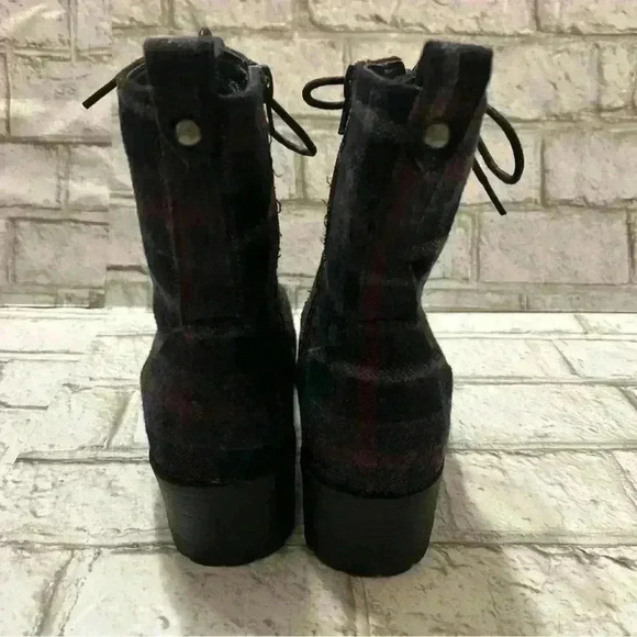 Women’s True Craft Raylee Black Gray Red Flannel Plaid Combat Boots Size 7 - Picture 3 of 7